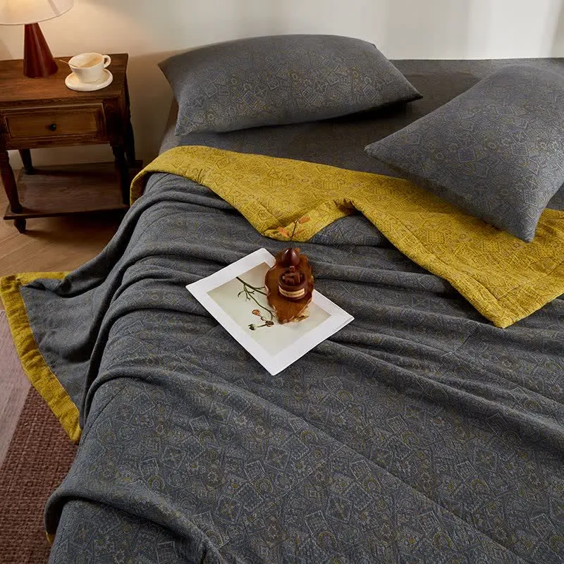 Baumwollgaze-Jacquard-Steppdecke mit dezentem Muster