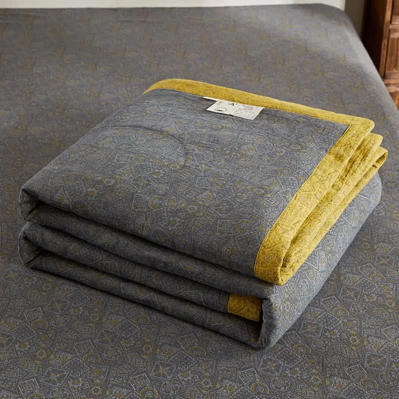 Baumwollgaze-Jacquard-Steppdecke mit dezentem Muster