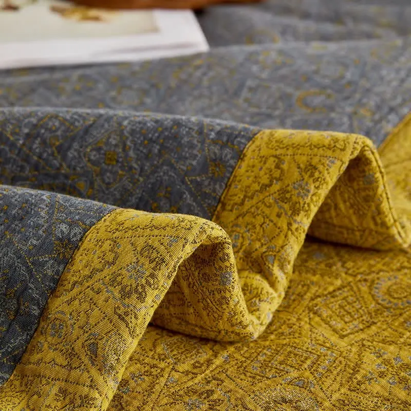 Baumwollgaze-Jacquard-Steppdecke mit dezentem Muster