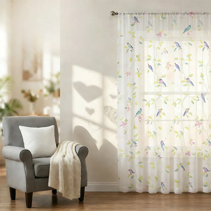 Vorhang im Landhausstil mit Vogel- und Blättermotiv