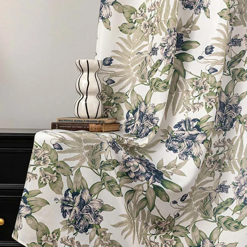 Vorhang im Landhausstil mit Blumen- und Blättermuster