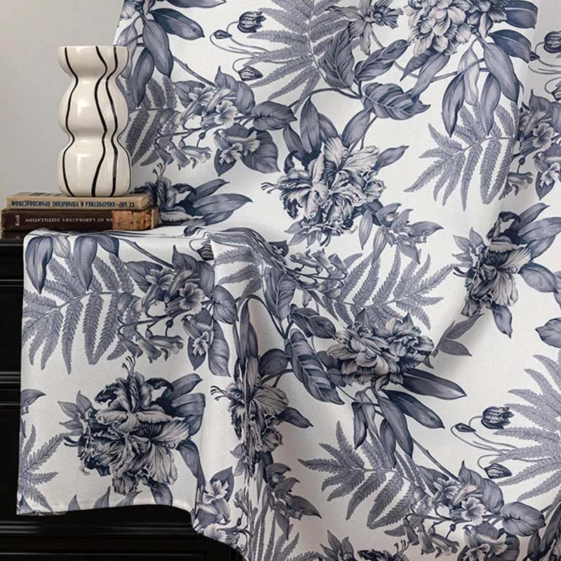 Vorhang im Landhausstil mit Blumen- und Blättermuster
