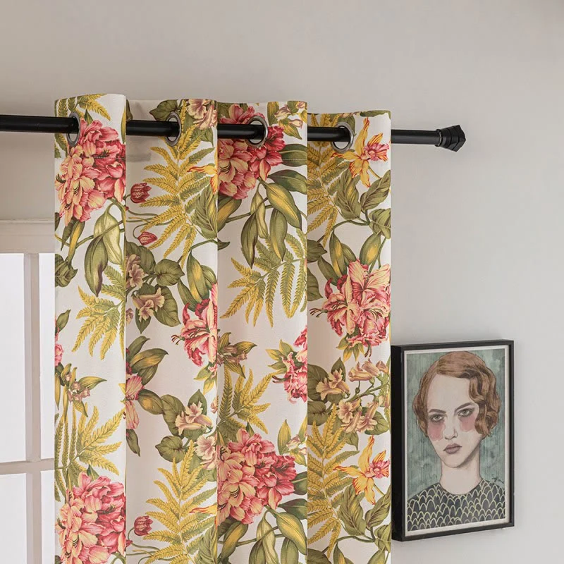 Vorhang im Landhausstil mit Blumen- und Blättermuster