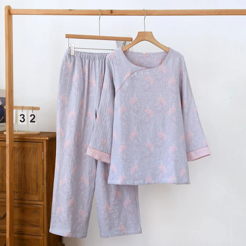 Pyjama-Set aus Baumwolle im Vintage-Stil mit dezentem Blumenmuster