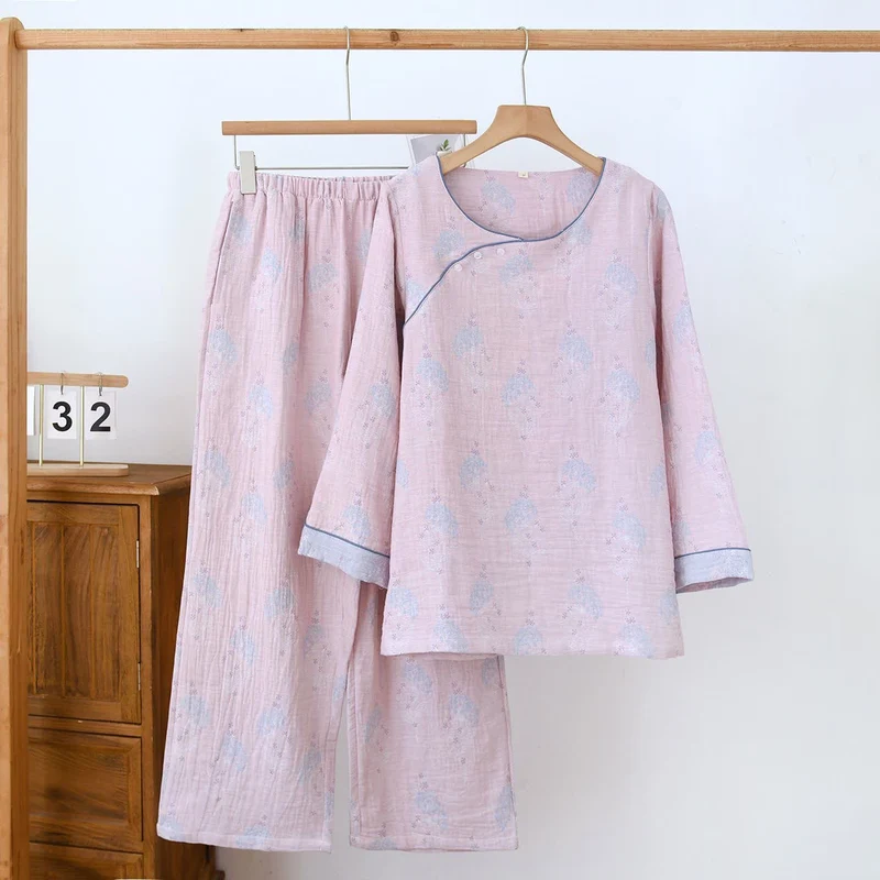 Pyjama-Set aus Baumwolle im Vintage-Stil mit dezentem Blumenmuster