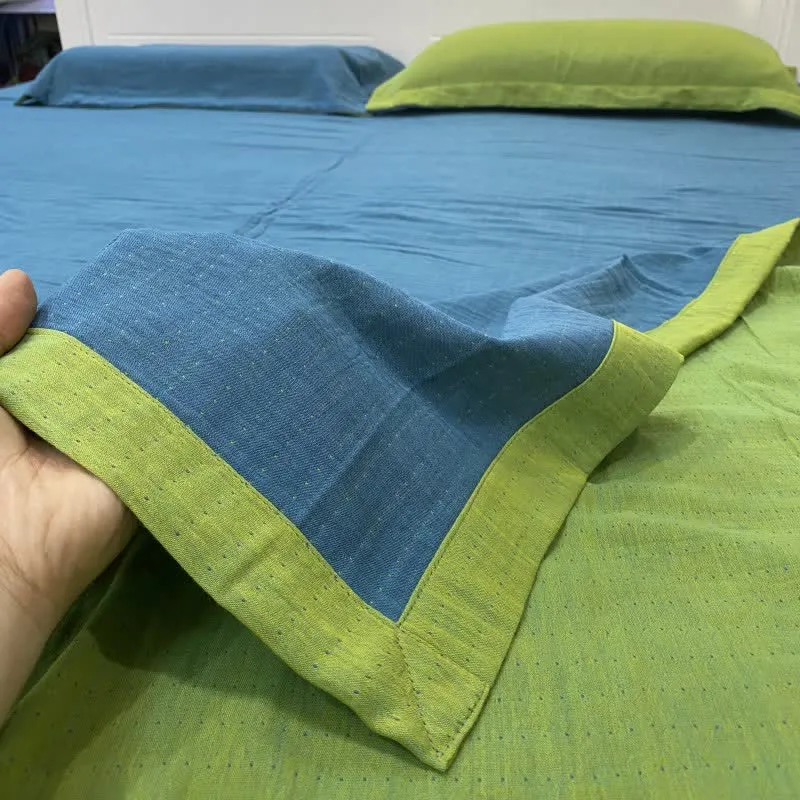 Tagesdecke aus Baumwoll-Doppelgaze mit minimalistischem Punktmuster