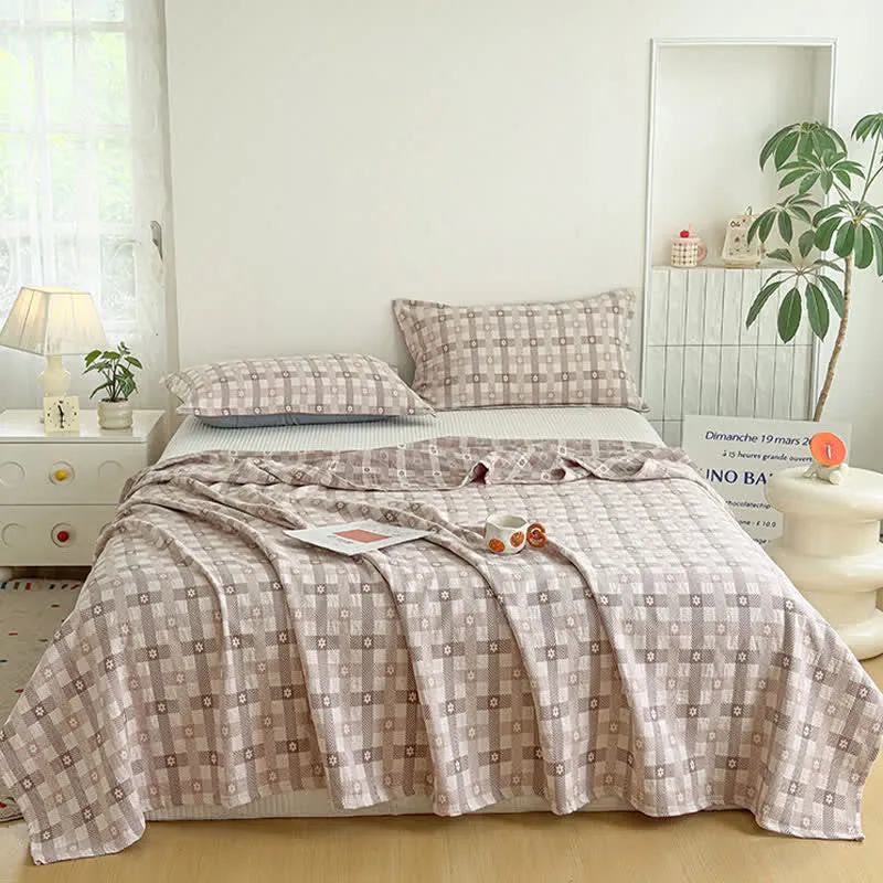 Baumwoll-Steppdecke mit Blumen- und Karomuster (Jacquard)