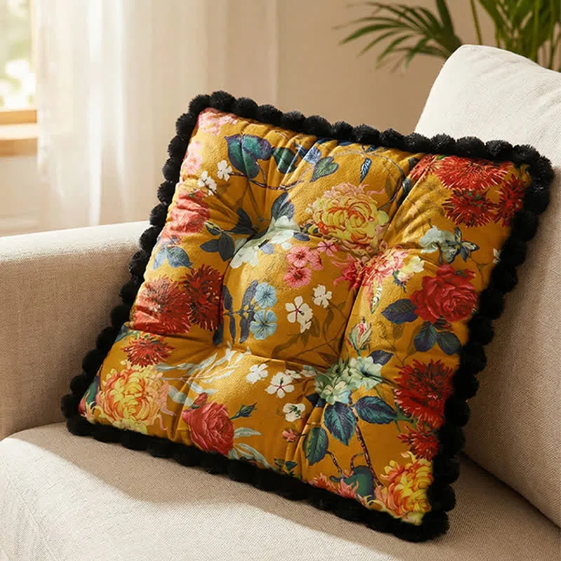 Vintage-Sitzkissen mit Blumenmuster und Pomponborte