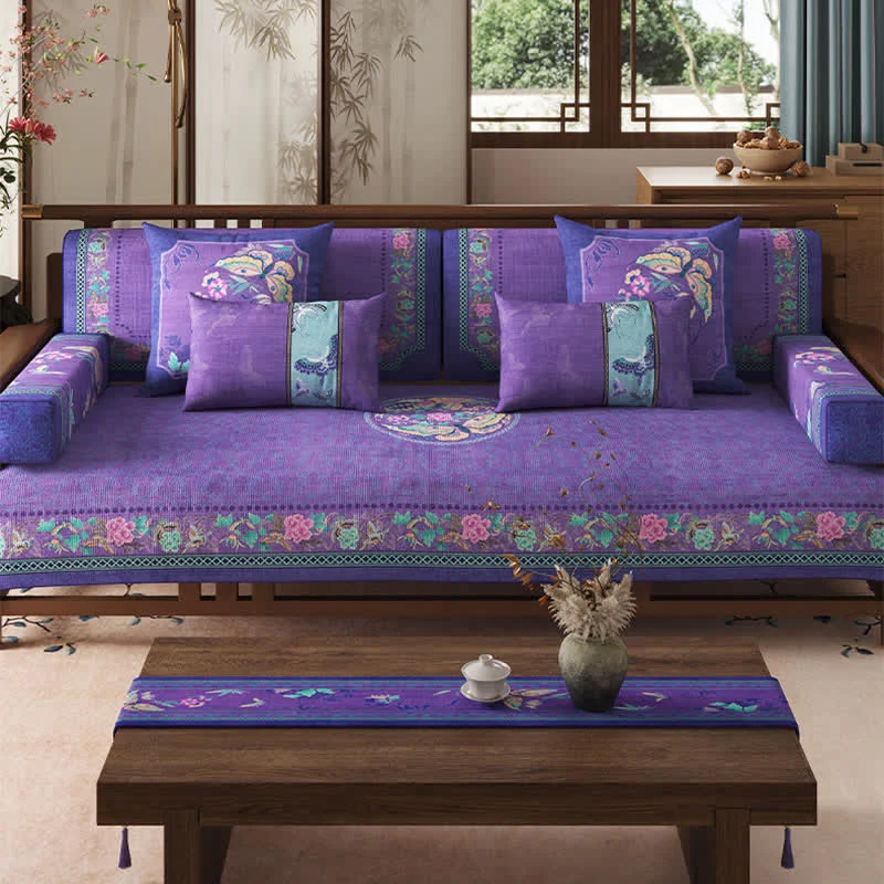 Sofaschutzhülle im orientalischen Stil mit Blumen- und Schmetterlingsmotiven
