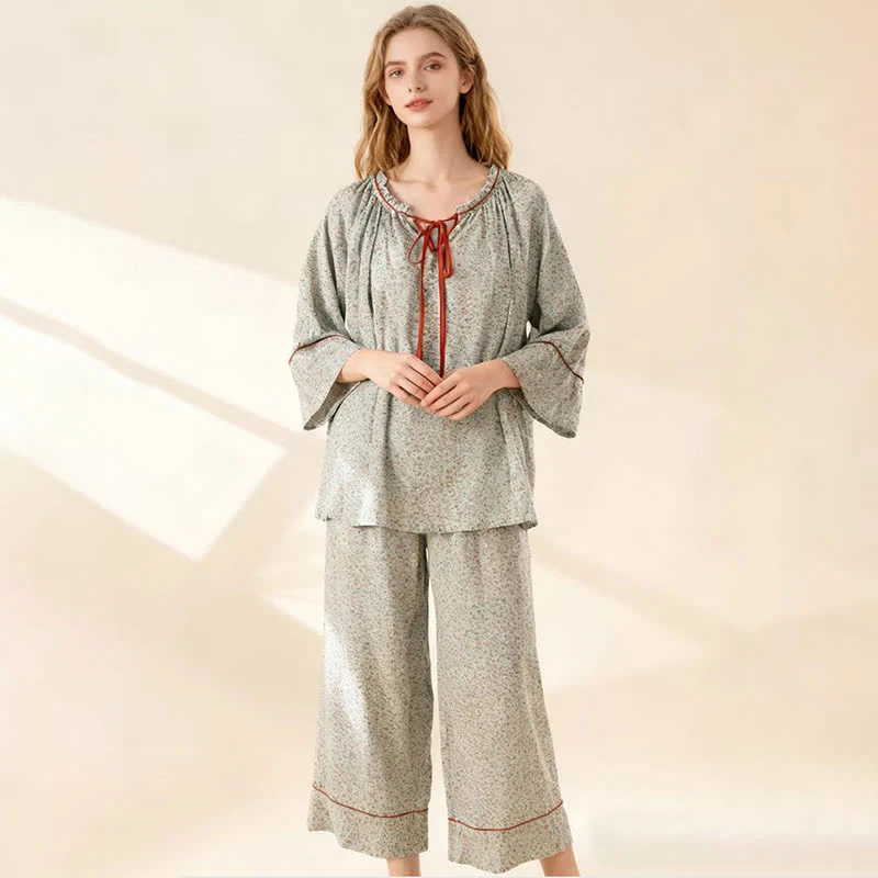 Grünes, geblümtes Loungewear-Set aus Baumwolle mit Rüschen