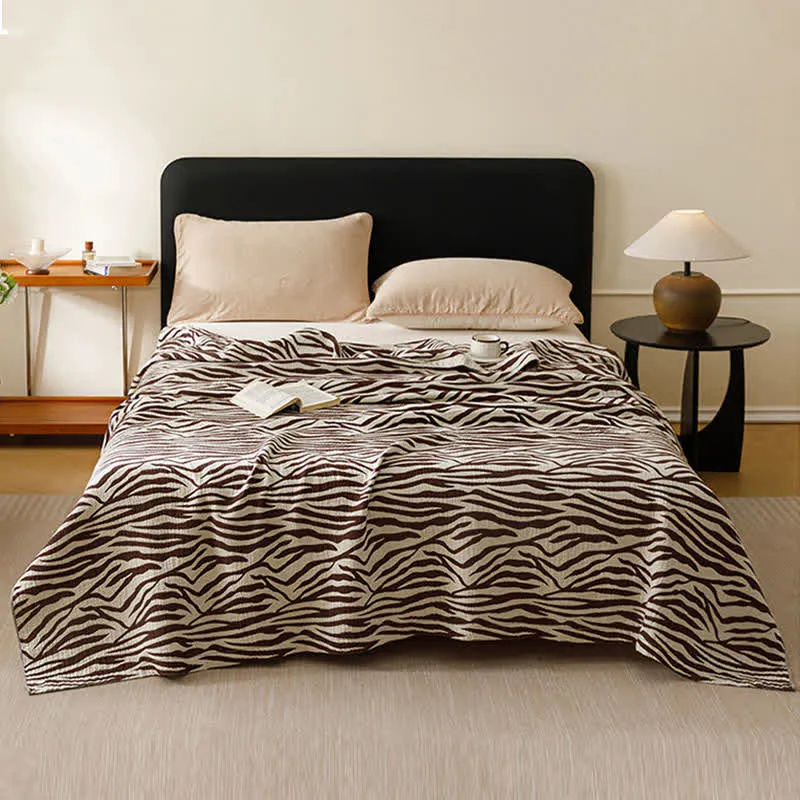 Moderne Zebra-Streifen-Steppdecke aus reiner Baumwolle