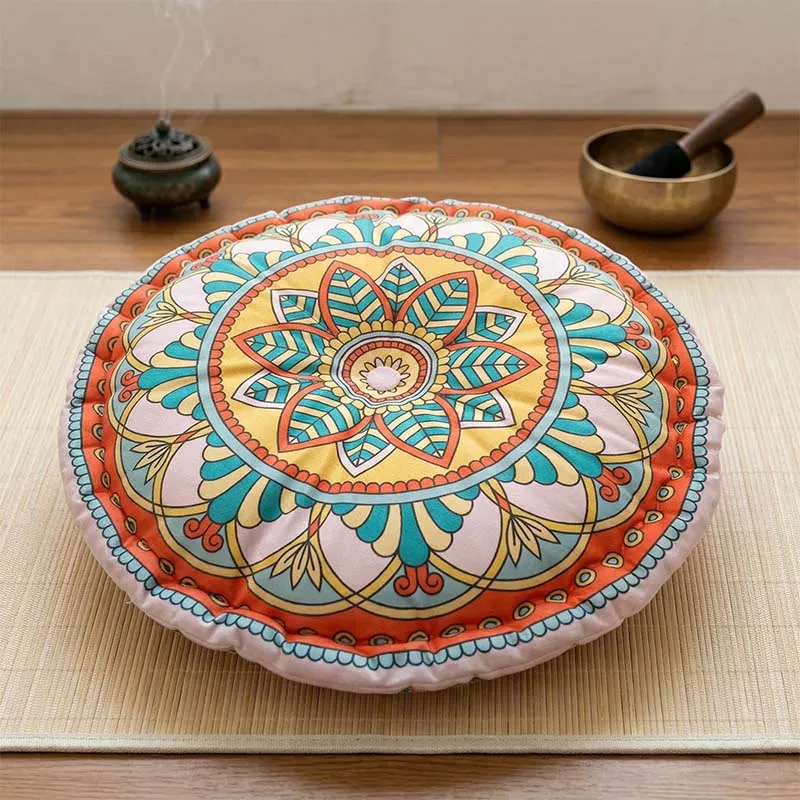 Mandala-Kissen im Boho-Stil mit Blumenmuster in Rosa
