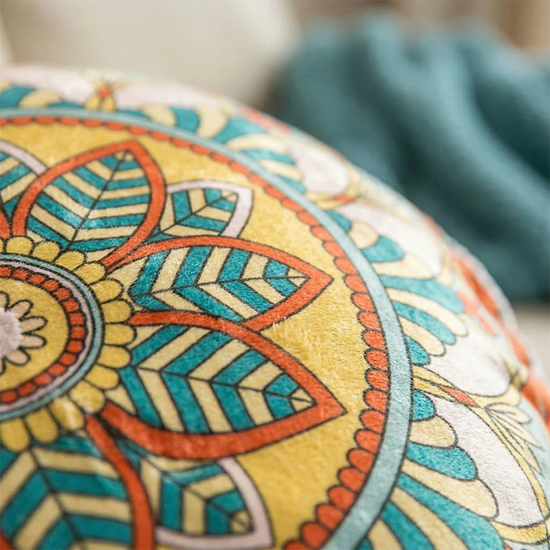 Mandala-Kissen im Boho-Stil mit Blumenmuster in Rosa