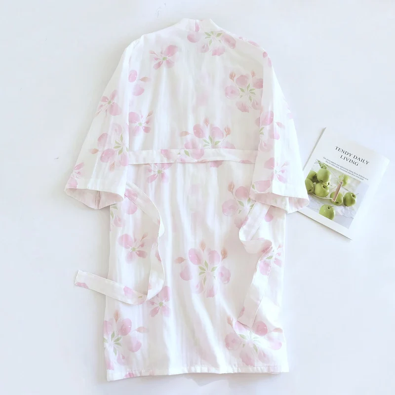 Kimono-Bademantel aus Baumwollgaze mit Kirschblütenmuster