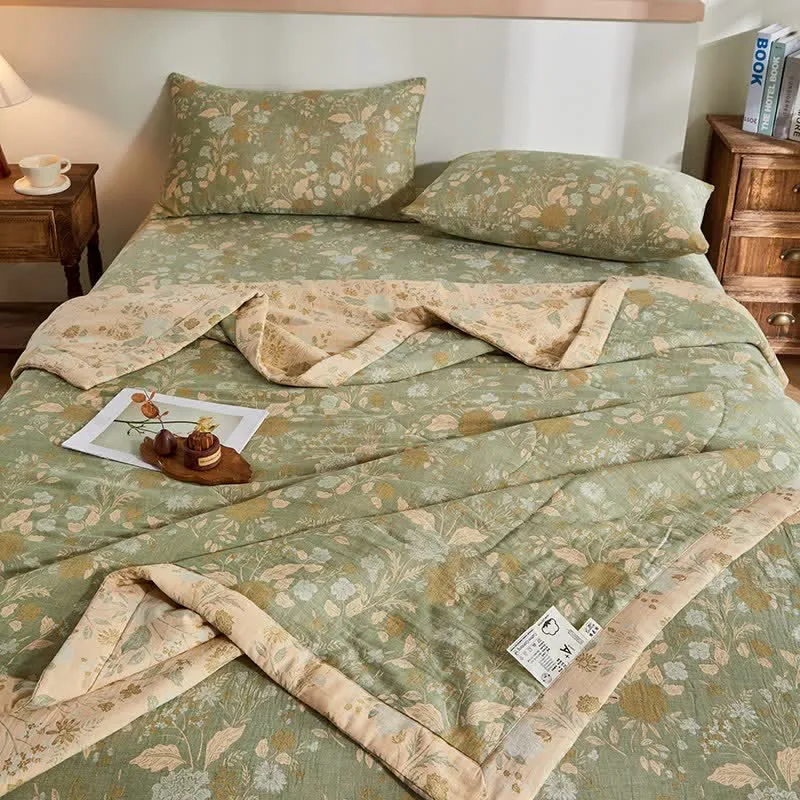 Baumwollgaze-Jacquard-Steppdecke mit Blumenmuster und Blättern