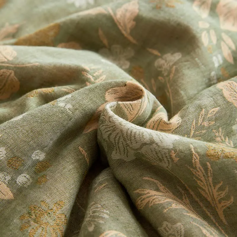 Baumwollgaze-Jacquard-Steppdecke mit Blumenmuster und Blättern