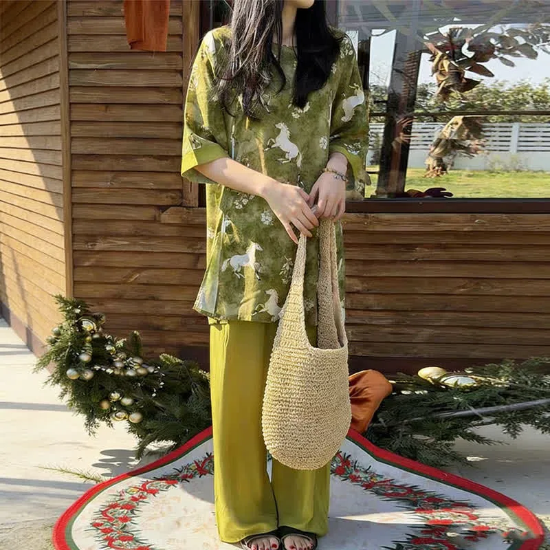 Loungewear-Set mit Pferdeprint im orientalischen Stil