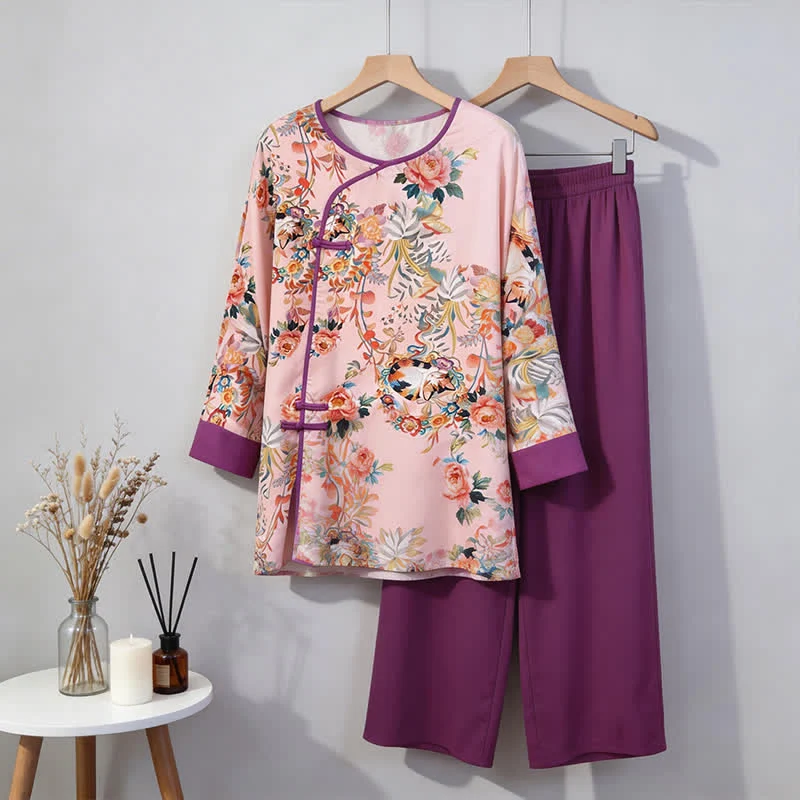 Loungewear-Set mit Blumen- und Katzenmotiven im orientalischen Stil
