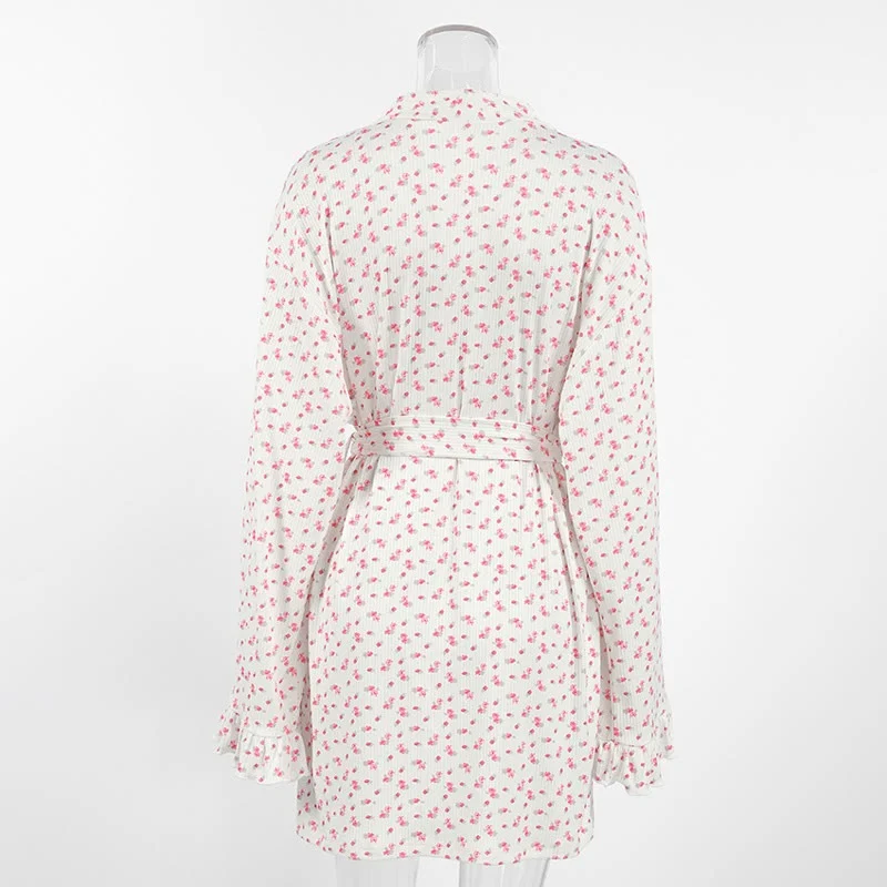 Pyjama-Bademantel aus Strick mit Blumenmuster und Rüschen