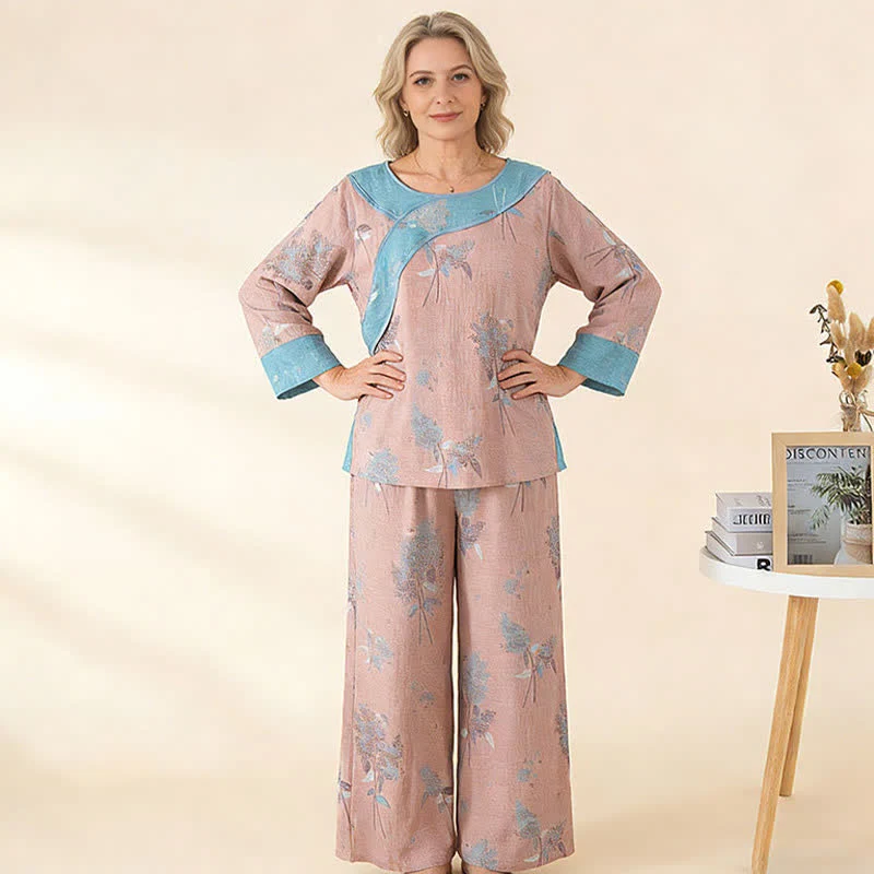 Rosa Pyjama-Set aus reiner Baumwolle mit botanischem Flair