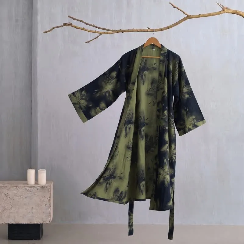 Kimono-Bademantel aus Bio-Baumwolle mit Aquarellblumenmuster