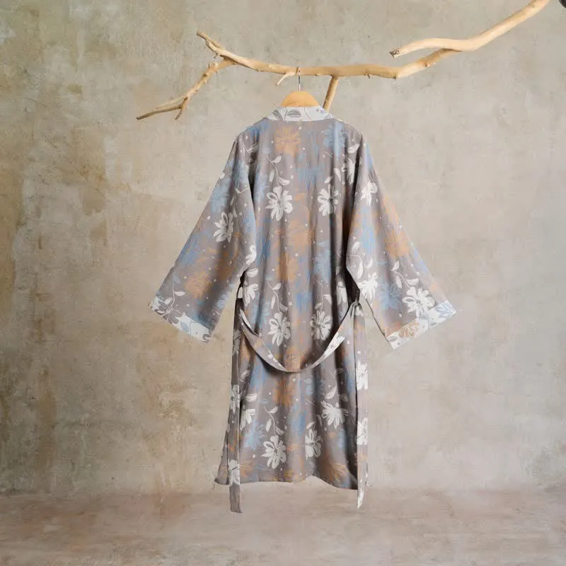 Grauer Kimono-Bademantel aus Baumwollgaze mit Blumenmuster