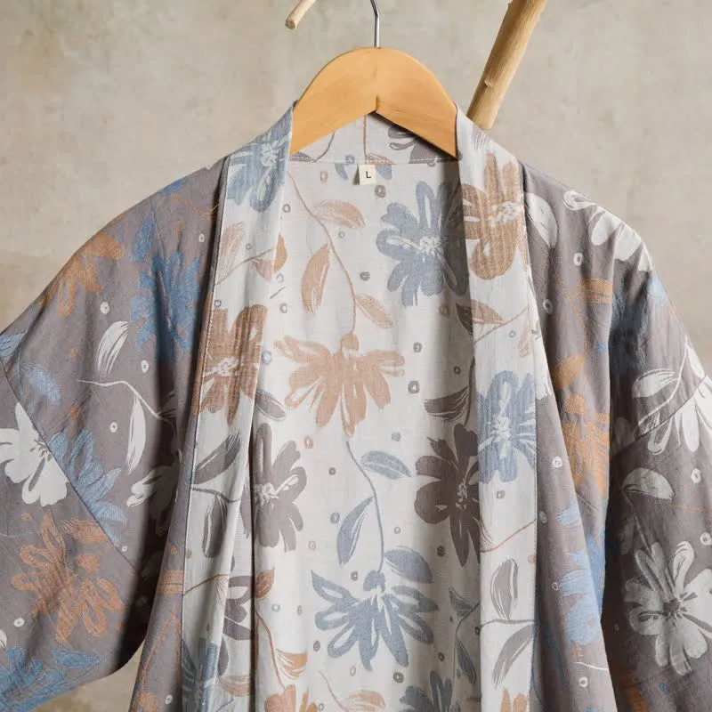 Grauer Kimono-Bademantel aus Baumwollgaze mit Blumenmuster