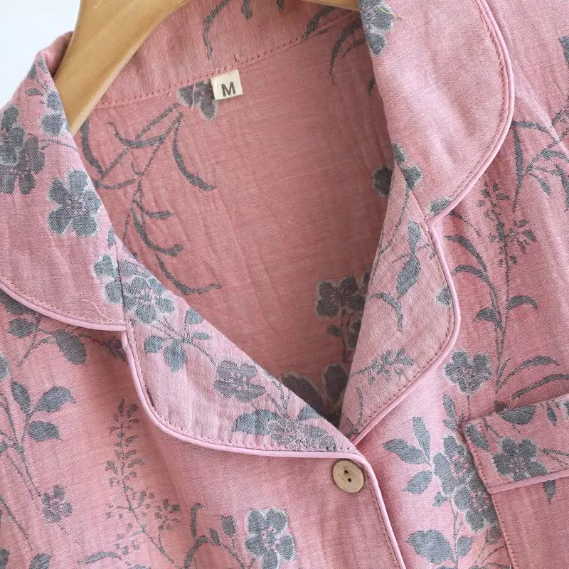 Pyjama-Set aus reiner Baumwolle mit Zweig- und Blumenmuster