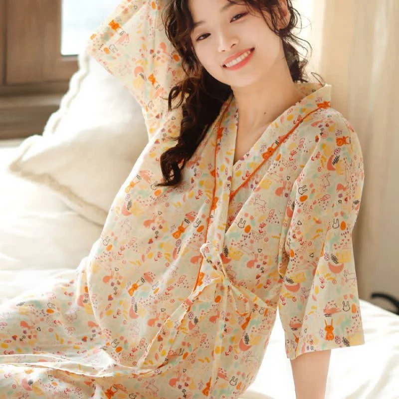 Niedliches Kimono-Nachthemd mit Hasen- und Mondmotiv