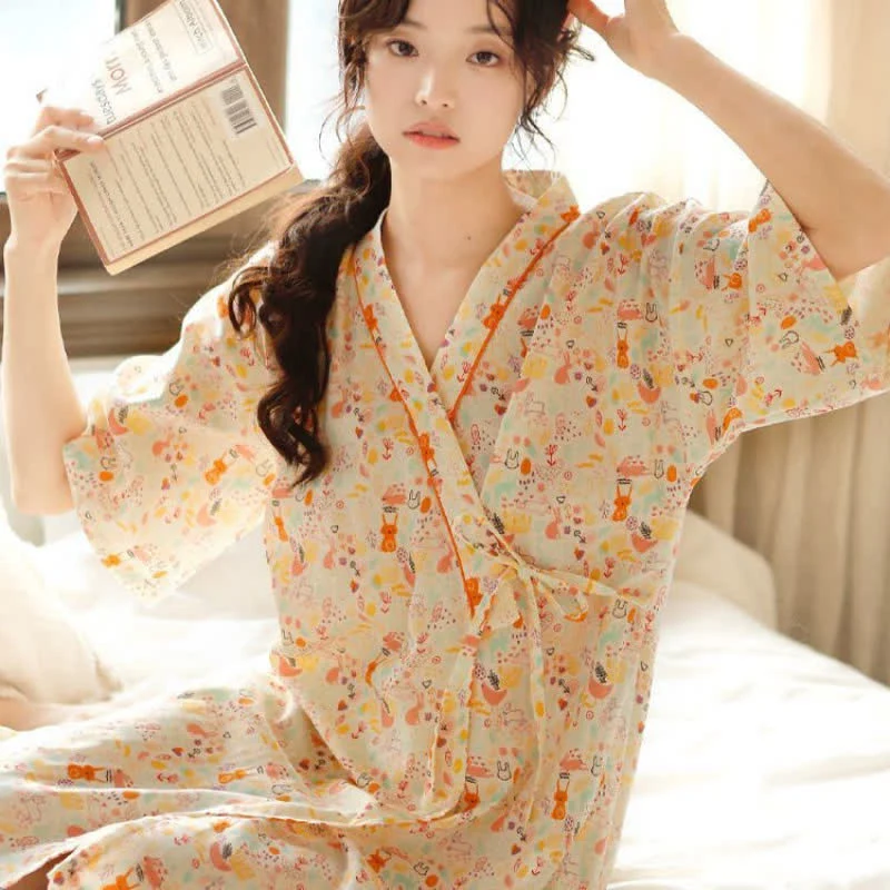 Niedliches Kimono-Nachthemd mit Hasen- und Mondmotiv