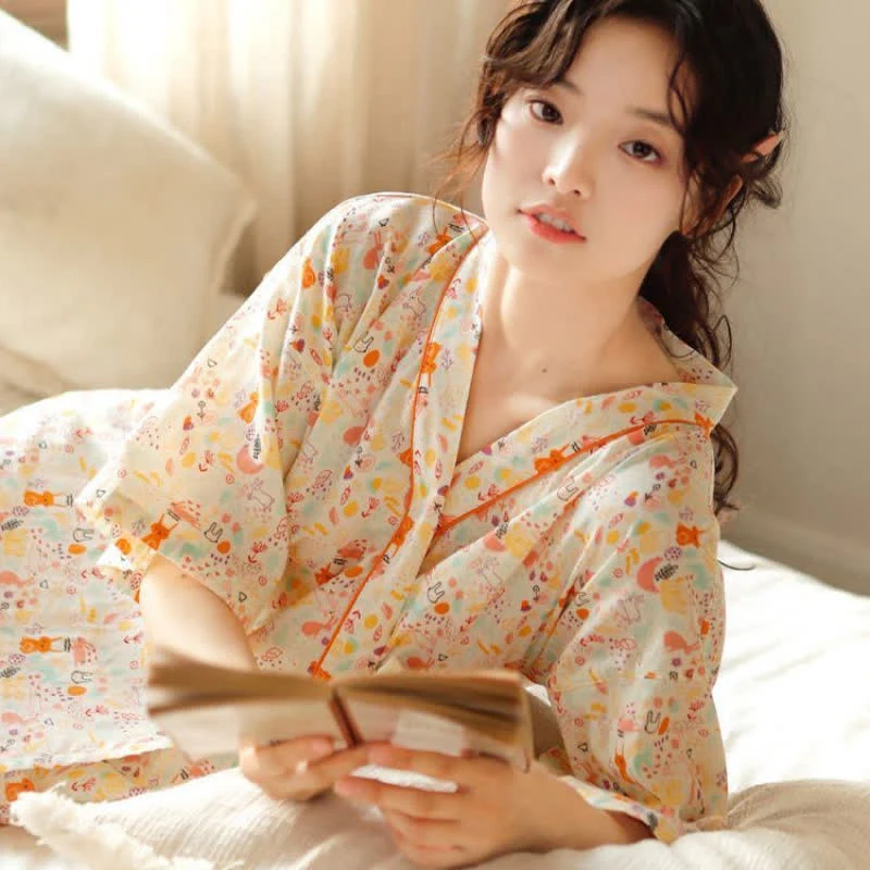 Niedliches Kimono-Nachthemd mit Hasen- und Mondmotiv