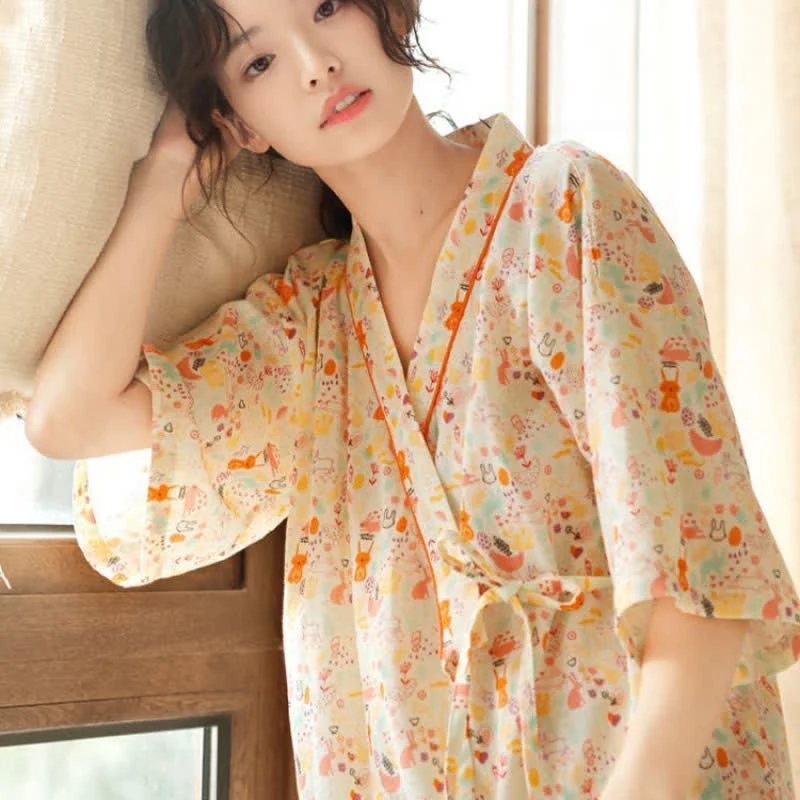 Niedliches Kimono-Nachthemd mit Hasen- und Mondmotiv