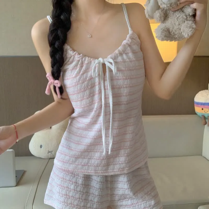 Pyjama-Set mit Schleife vorne, gestreiftem Trägertop und Shorts