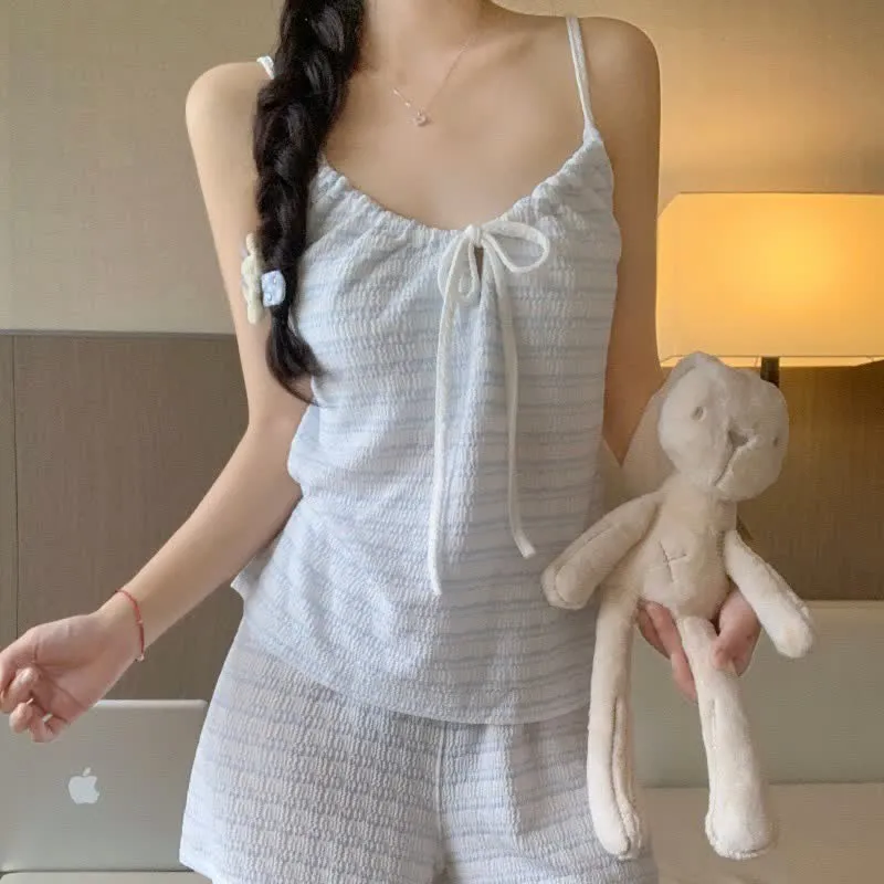 Pyjama-Set mit Schleife vorne, gestreiftem Trägertop und Shorts