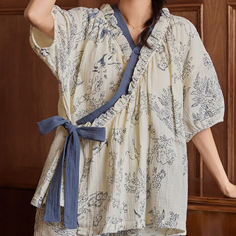 Rustikales, geblümtes Pyjama-Set mit kurzen Ärmeln und BH