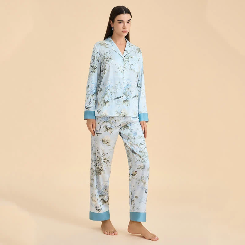 Elegantes Pyjama-Set mit Blumen- und Vogelmuster