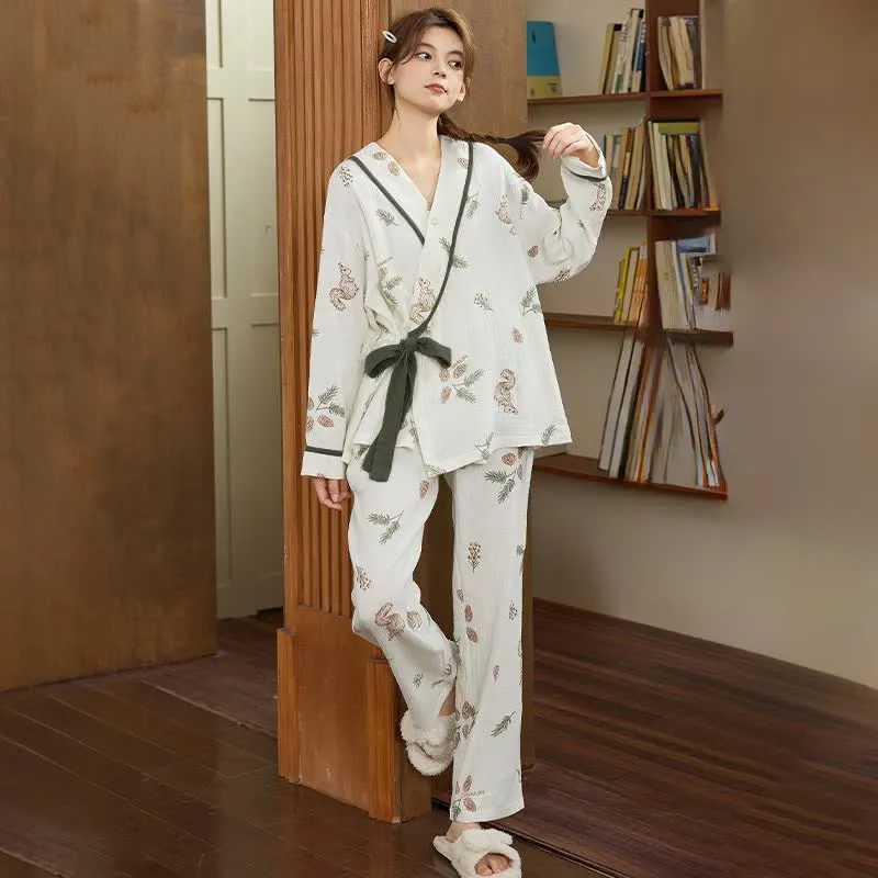 Loungewear-Set mit Waldhörnchen- und Eichelmotiv