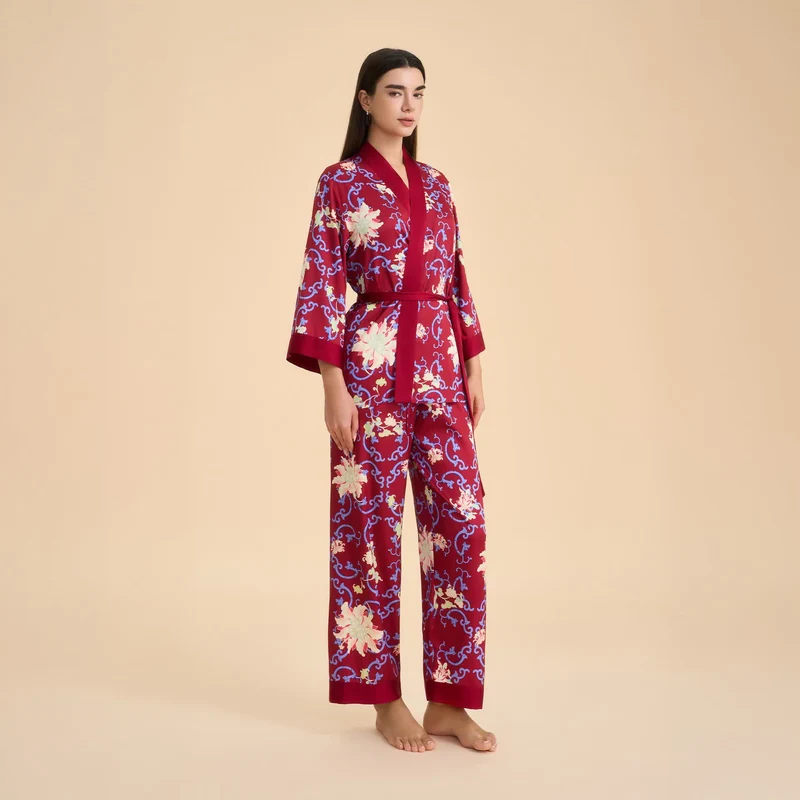 Loungewear-Set im Retro-Blumenkimono-Stil