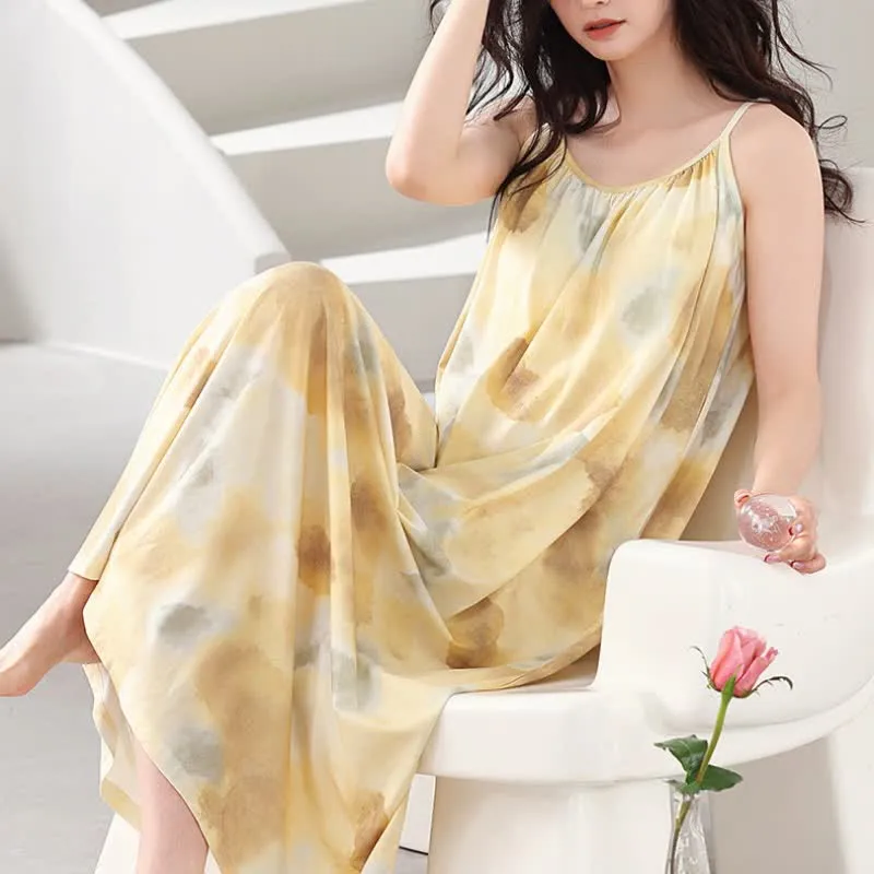 Künstlerisches Camisole-Nachthemd mit Tuschewaschung
