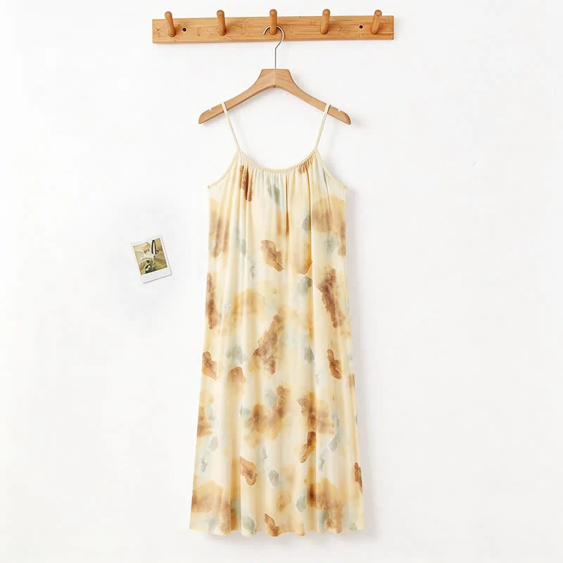 Künstlerisches Camisole-Nachthemd mit Tuschewaschung