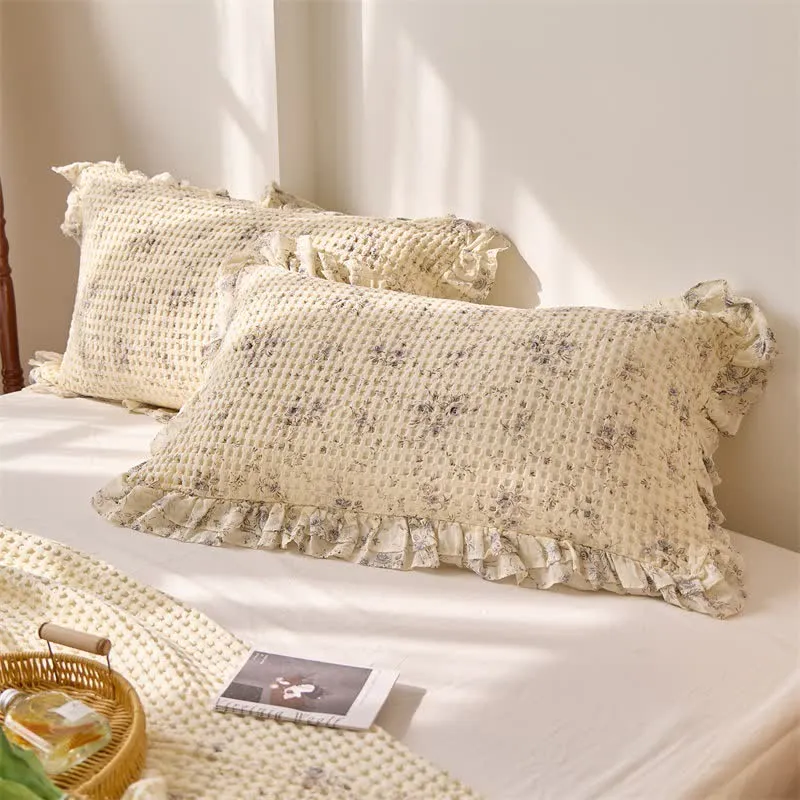Tagesdecke aus Baumwollgaze mit floralem Waffelmuster