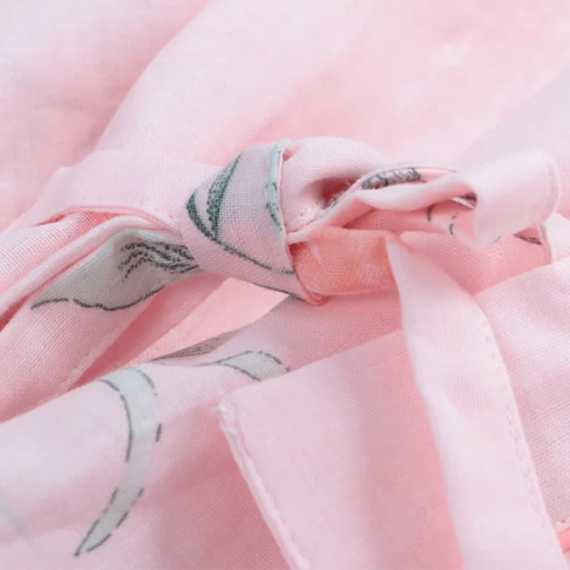 Kimono-Bademantel aus rosa Baumwollgaze mit Blumenmuster
