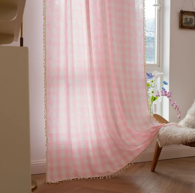 Karogardine im Landhausstil mit Quasten