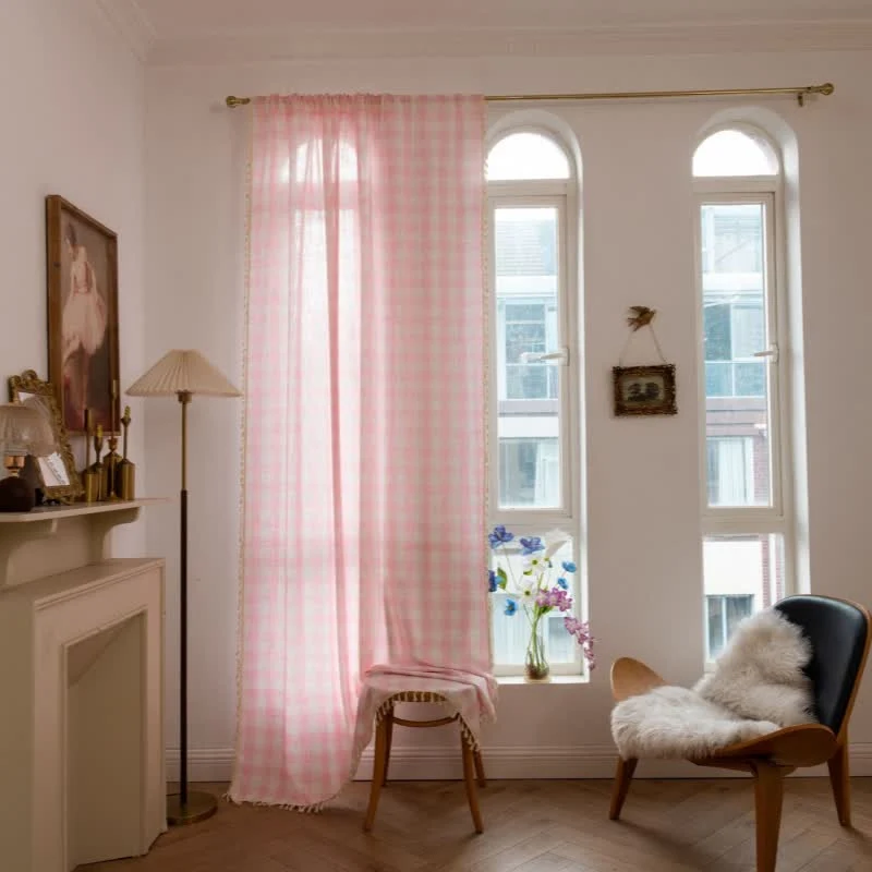 Karogardine im Landhausstil mit Quasten