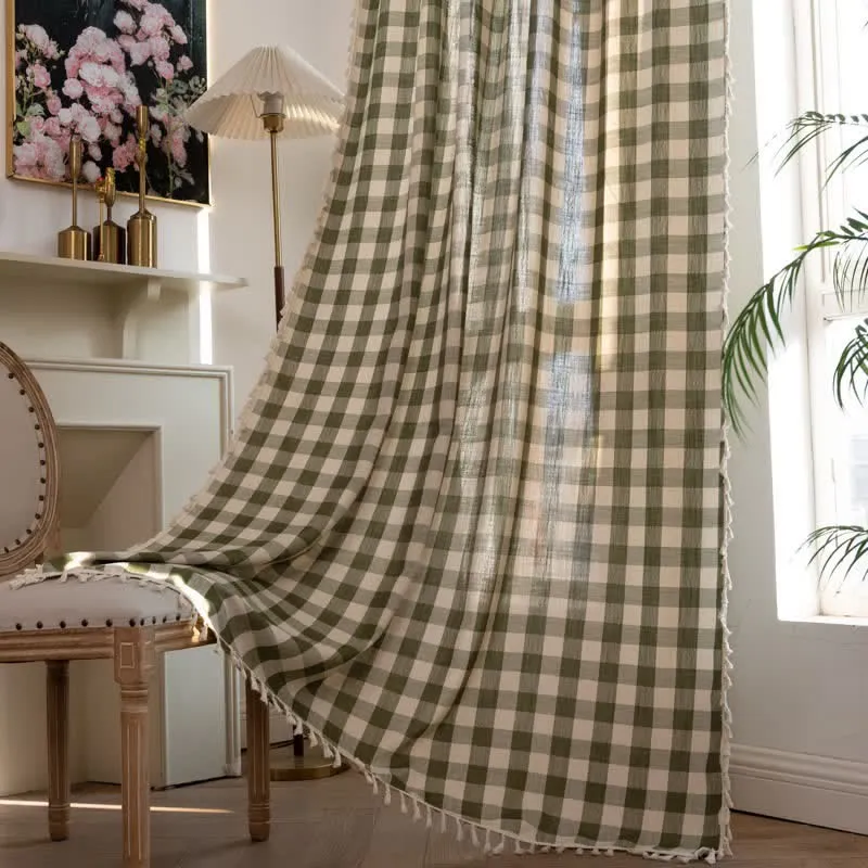 Karogardine im Landhausstil mit Quasten