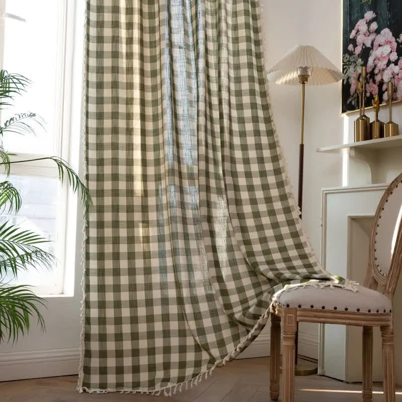 Karogardine im Landhausstil mit Quasten