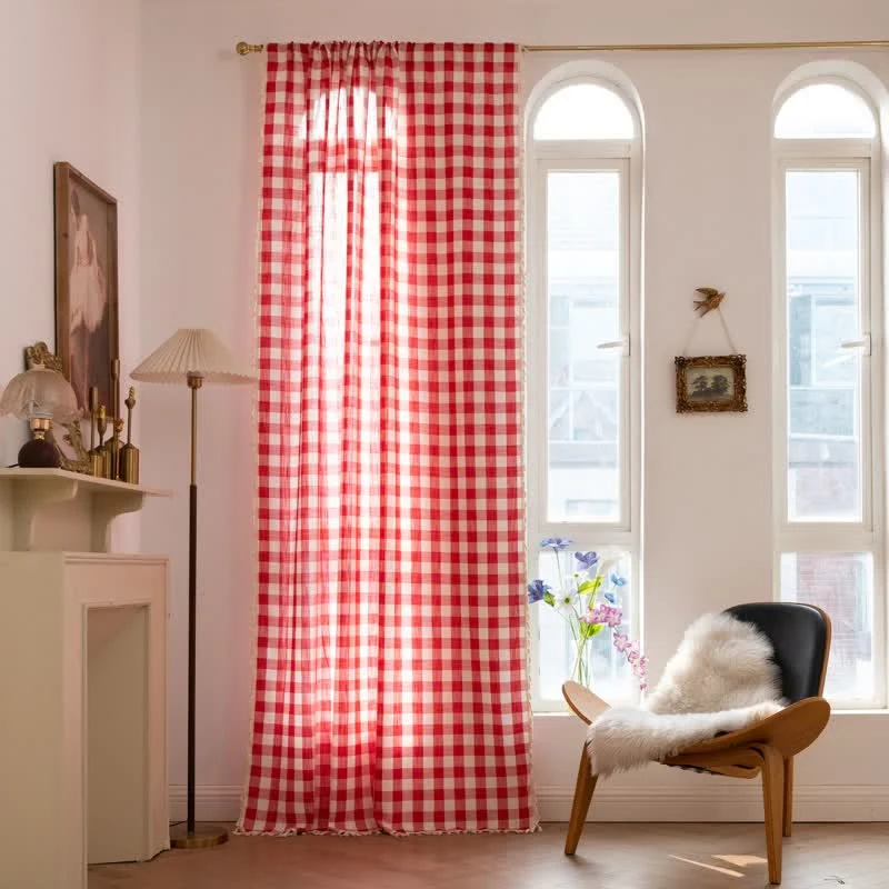 Karogardine im Landhausstil mit Quasten