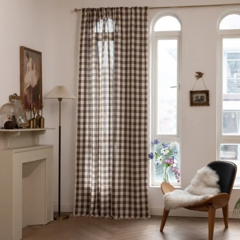 Karogardine im Landhausstil mit Quasten