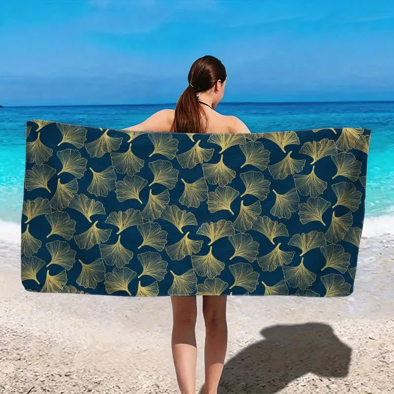 Künstlerisches Linienkunst-Ginkgo-Strandtuch