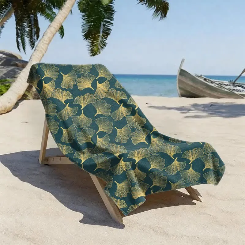 Künstlerisches Linienkunst-Ginkgo-Strandtuch